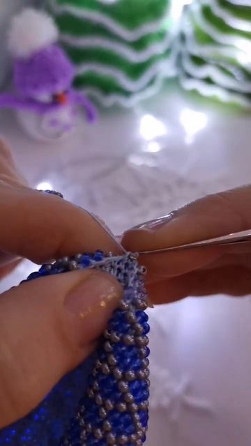 процесс создания шара из бисера #шаризбисера #сновымгодом #бисер #сотворяякрасоту