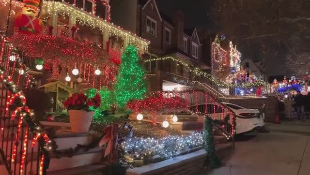 4K🇺🇸_2025_Dyker_Heights_Christmas_Lights_Walking_Tour___Brooklyn