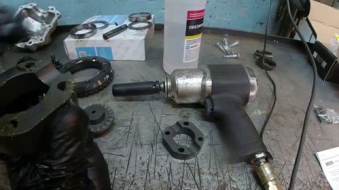 Установка блокировки на задний мост на Reno Duster