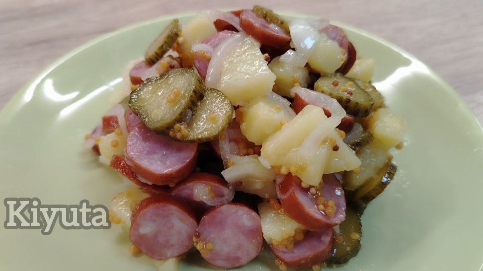 Салат "Выручайка", легче не придумаешь.