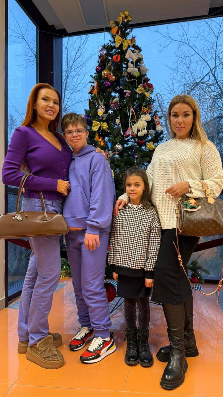 Эвелина Блёданс на премьере спектакля в Театре "Уголок дедушки Дурова"