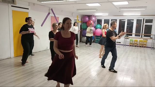 Клубная латина-минус зажимы, плюс уверенность