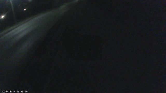 Иду утром в Никольский храм на литургию