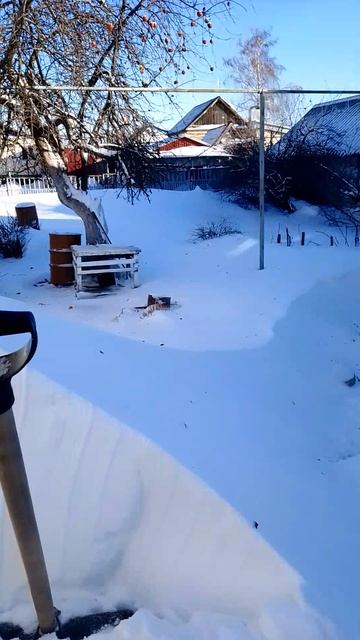 Резко выпал снег.