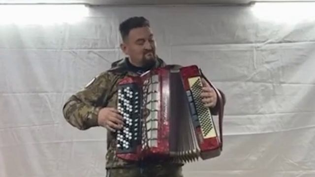 Солист Ансамбля «Селенга»  Крылосов Денис