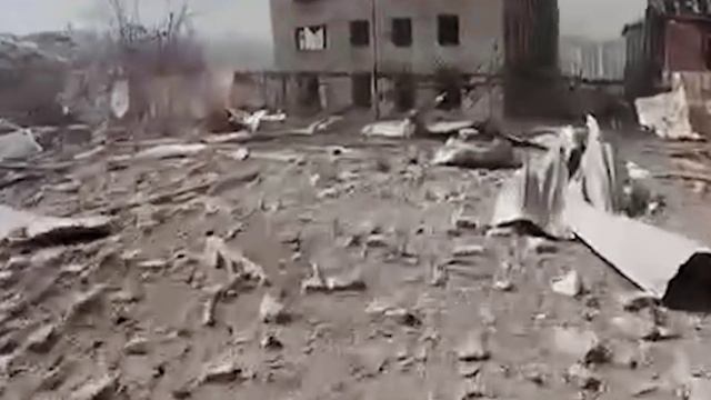 Боец с позывным БОРОДА рассказал нам об установке Российского флага на освобожденной территории!