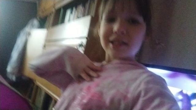 вот моё лицо) хоть и я обещала на сто подписчиков но вы меня удивили)) 171 просмотров вы о чем?🥰