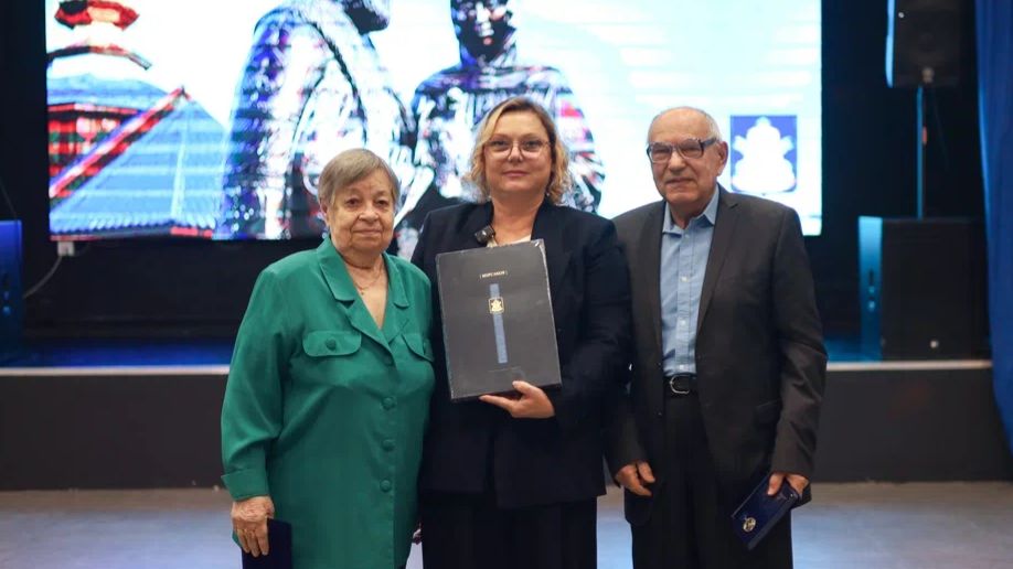 Почетным знаком Сахалинской области «Семья, любовь и верность» отметили корсаковские семьи