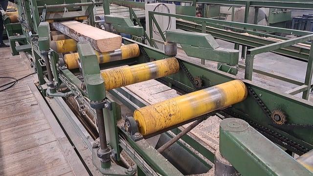 Многопильный станок, центрователь бруса (40 м/мин)