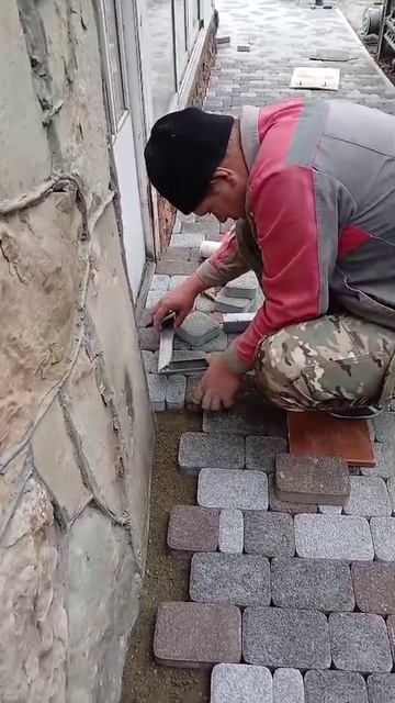 Укладка тротуарной плитки «под ключ» от компании «Плиточник»
