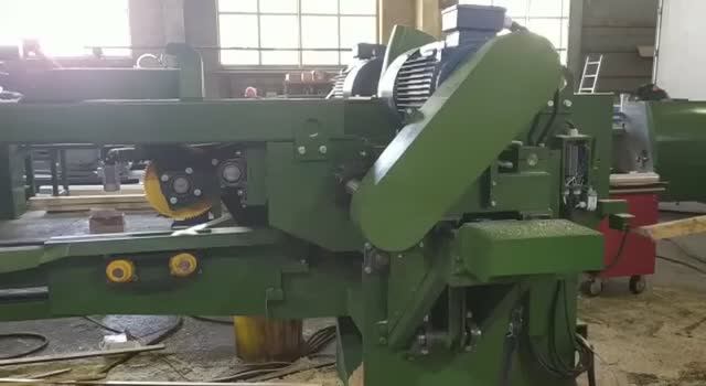 Кромкообрезной станок (скорость распиловки 180 м/мин, толщина пропила 40 мм)