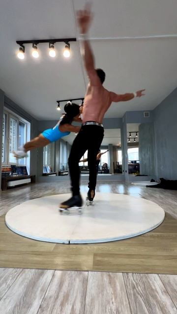 Акробаты на роликах Москва