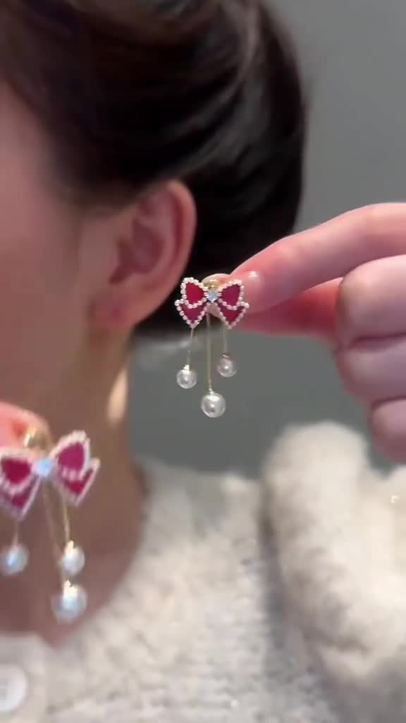 Бижутерия на Вайлдберриз пиши в поиске Лакосми  ЖМИ на хэштег и копируй Бижутерия подарок WB