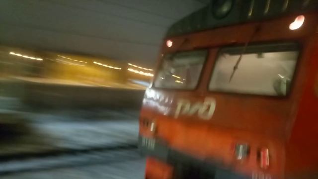 Электропоезд эт2м-090 До станции Санкт-Петербург и Электровоз эп2к-241 с Пассажирским поездомКолпин