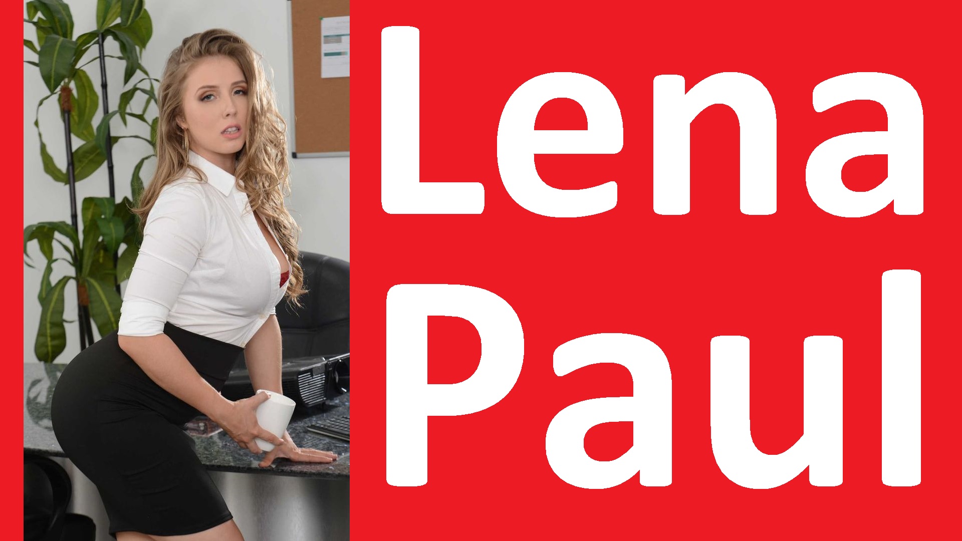 Роскошная Lena Paul у камина без одежды