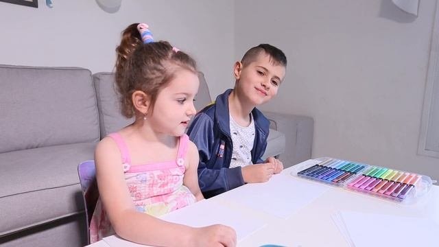 Мика и Лика рисуют 3d рисунок : Family 6+