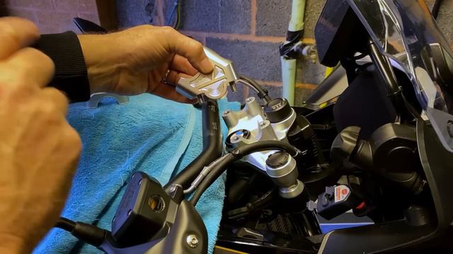 Fitting Ebay Accessories to a BMW R1250GS Exclusive