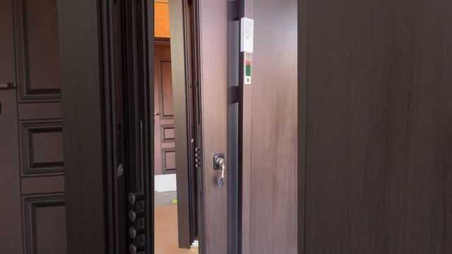 Уличные двери с влагостойким покрытием ? #двери #ремонт #умныйзамок #межкомнатныедвери #шортс