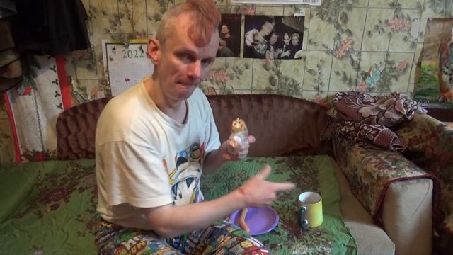 обжор мукбанг кофе jardin gold  2 сосиськи и рожок со сгущёнкой
