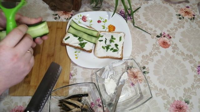 Бутерброды со шпротами