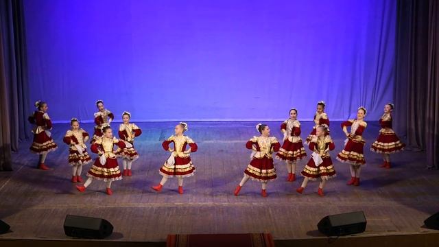 Ансамбль "Родничок" - "Казачки́-Каза́чки".