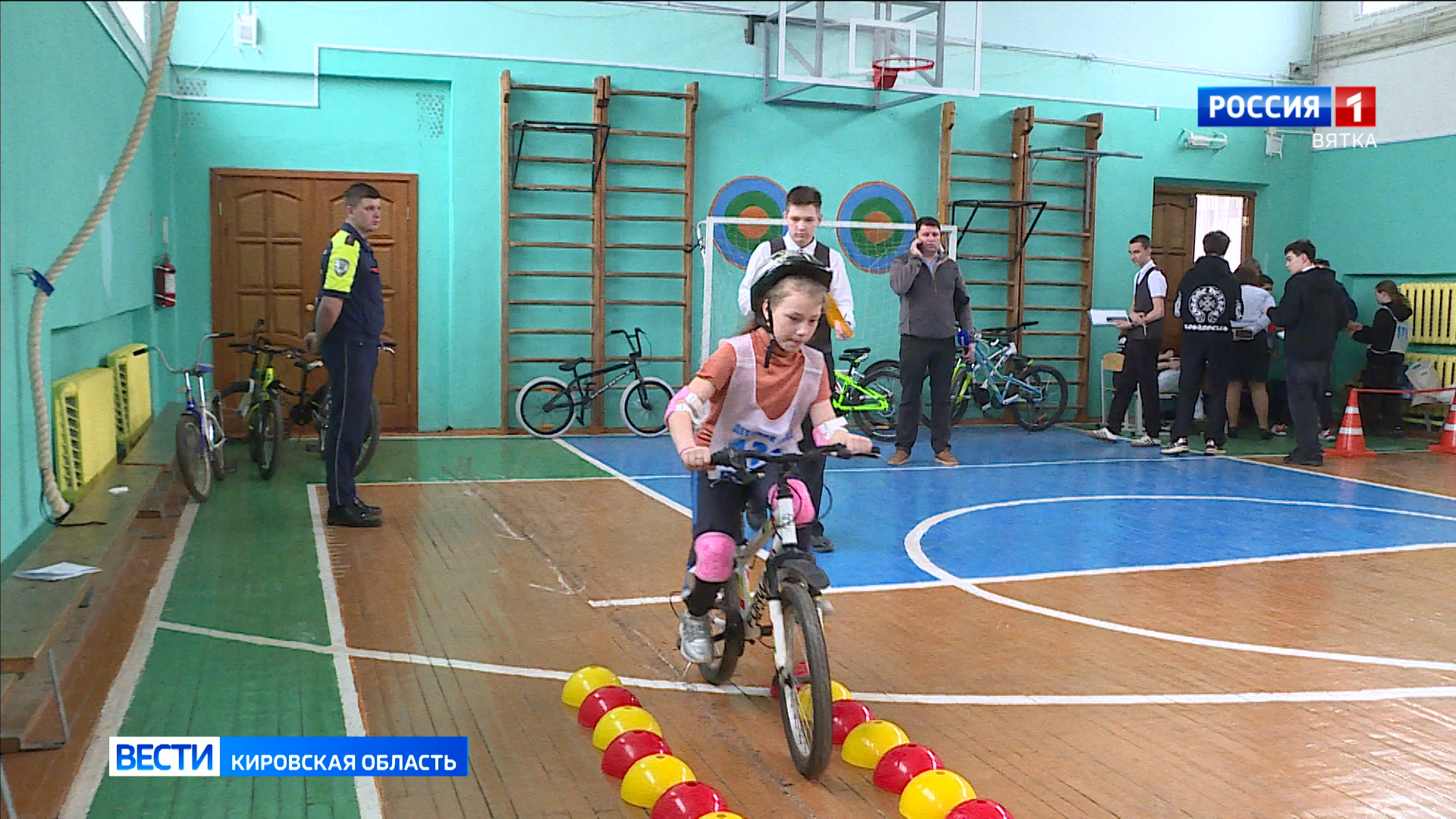 В Кирове прошёл городской конкурс юных инспекторов движения «Безопасное колесо»