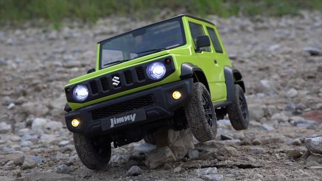 Катаем по полной на радиоуправляемом внедорожнике Suzuki Jimny фирмы FMS