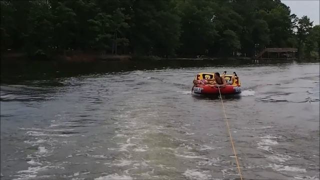 USA: США: ГОРОД ЦЕНТРЕ ШТАТ АЛАБАМА НА ОЗЕРЕ КАТАЕМСЯ Cente Alabama