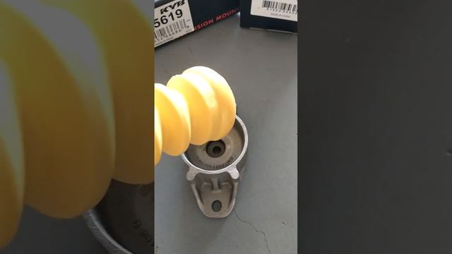 How to insert KYB Strut Bumper & Bellow SB125 into KYB Strut Mount SM5619 the easy way !