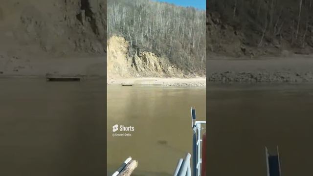 Гилюй горная река.mp4