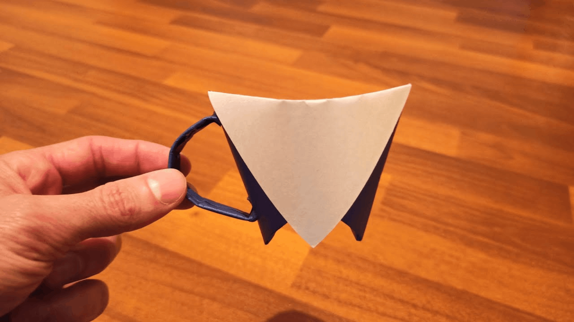 Как сделать стаканчик из бумаги - поделки из бумаги в домашних условиях