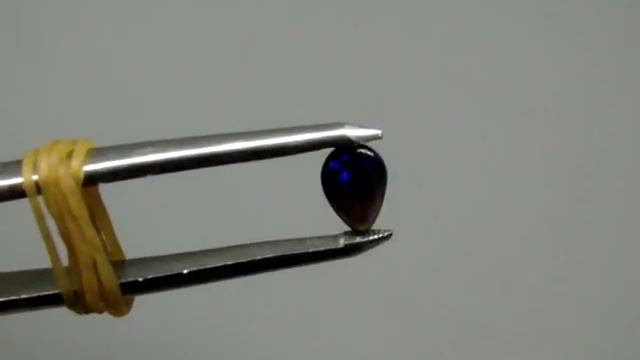 Опал черный Эфиопия 0,60кт 7,4 х 5 х 3,4 мм