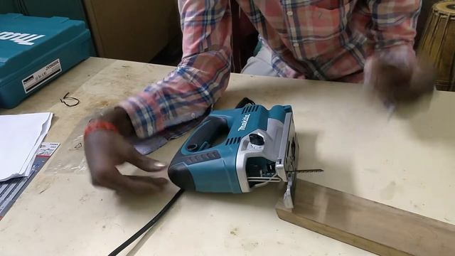 UNBOXING #MAKITA #JIG #SAW HOW IT WORKS, MAKING SIMPLE CARPENTRY WORK CURVE CUTTING, PLUNGE CUTTING
