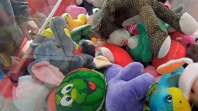 Играем в автомат "Хватайка"