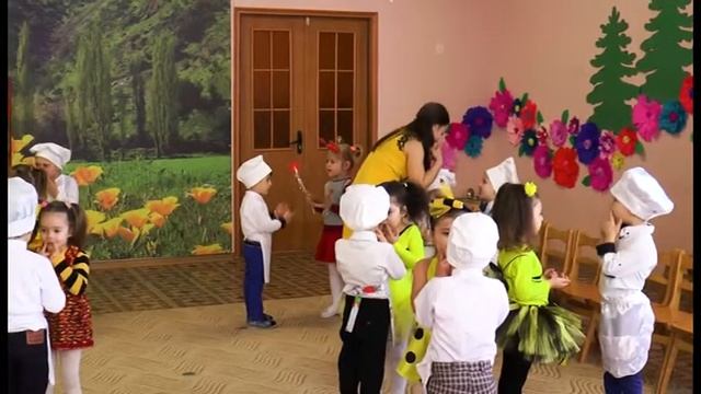 Утренник "8 Марта" Детский садик №103 "Аврора", группа "Пчелка"