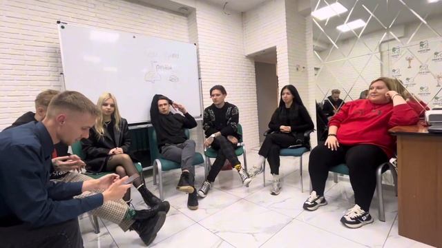 А так проходит пятница-вечер в нашем офисе МАГАЗИН КВАРТИР