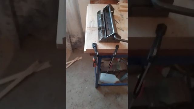 дырокол пасечный на пять отверстий.