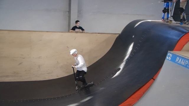 изи трюки на самокате - zhevchenko_ в rampstroy_house skatepark