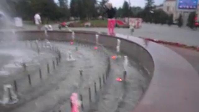 Слушал музыку городскова фонтана Томск.