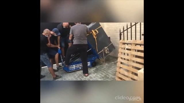 Перевозка сейфа в Израиле