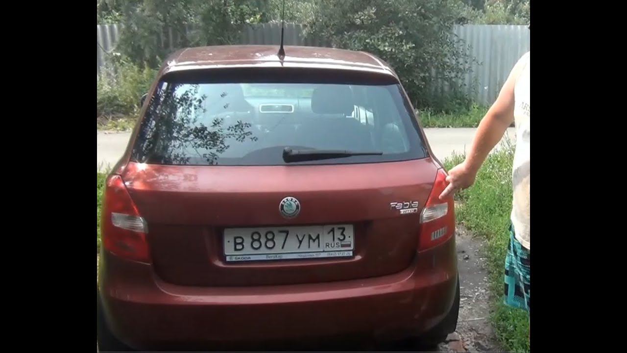 Замена лампочки задних габаритов Skoda Fabia 2