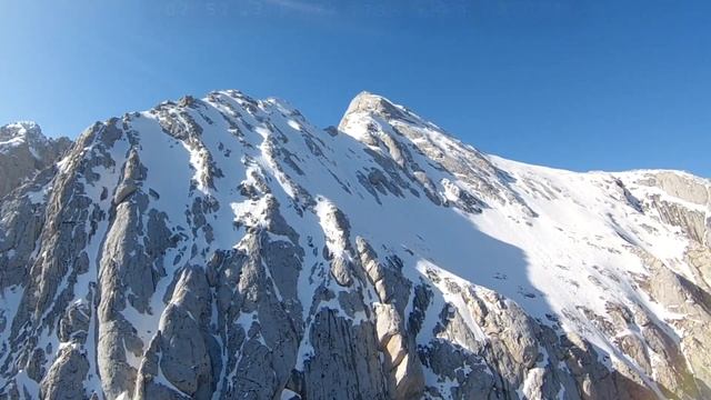 В горы на гоночном коптере. Тест возможностей коптера 5" ,дальность высота с баткой 1500.