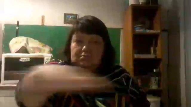 ночь.варю щи из кислой капусты.фасоль???