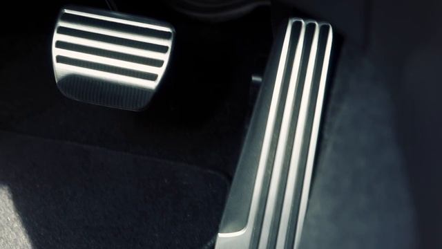 2013 Infiniti M - Conventional Cruise Control