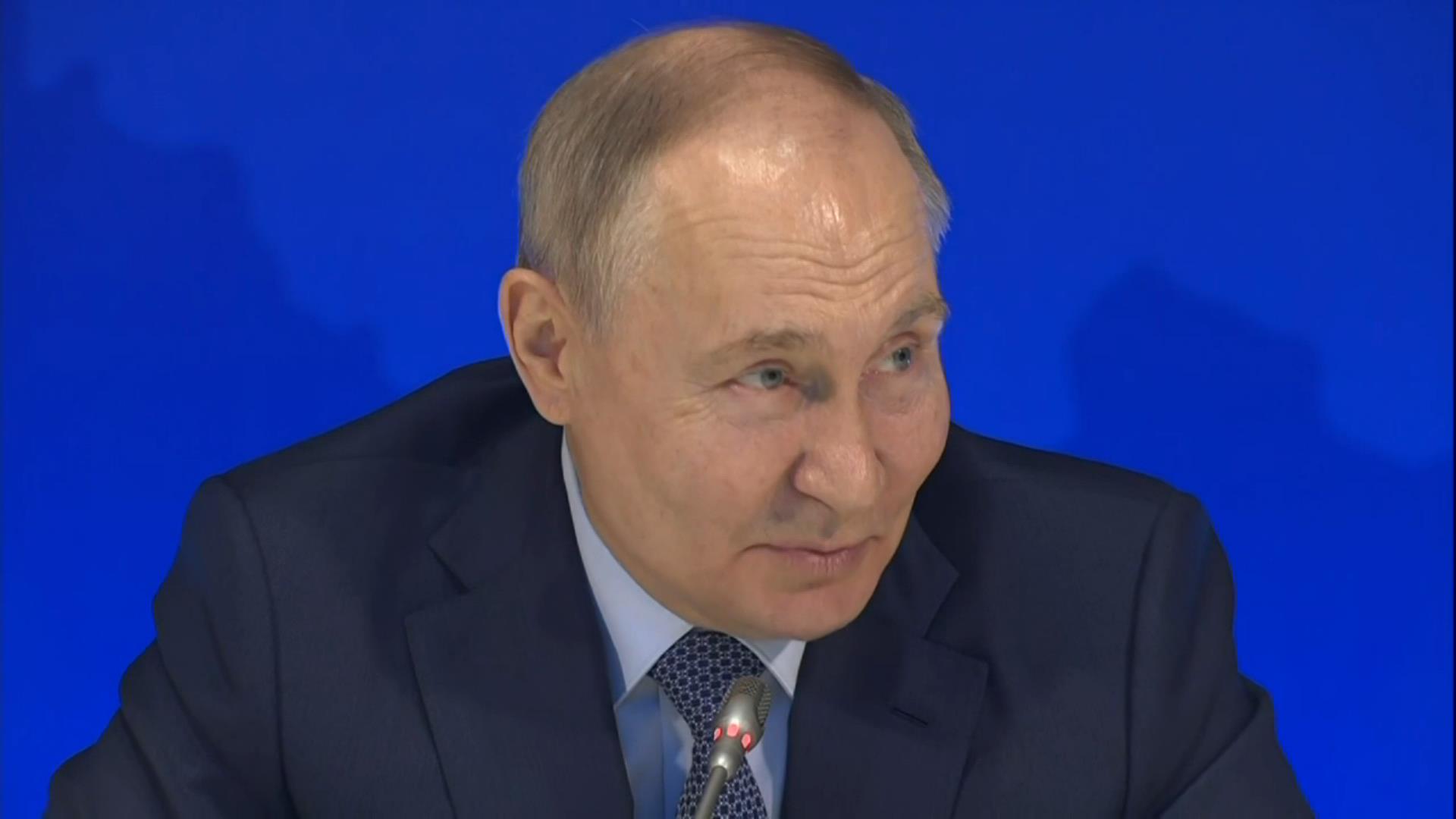 Владимир Путин: «Бороться с бюрократией даже мне сложновато!»