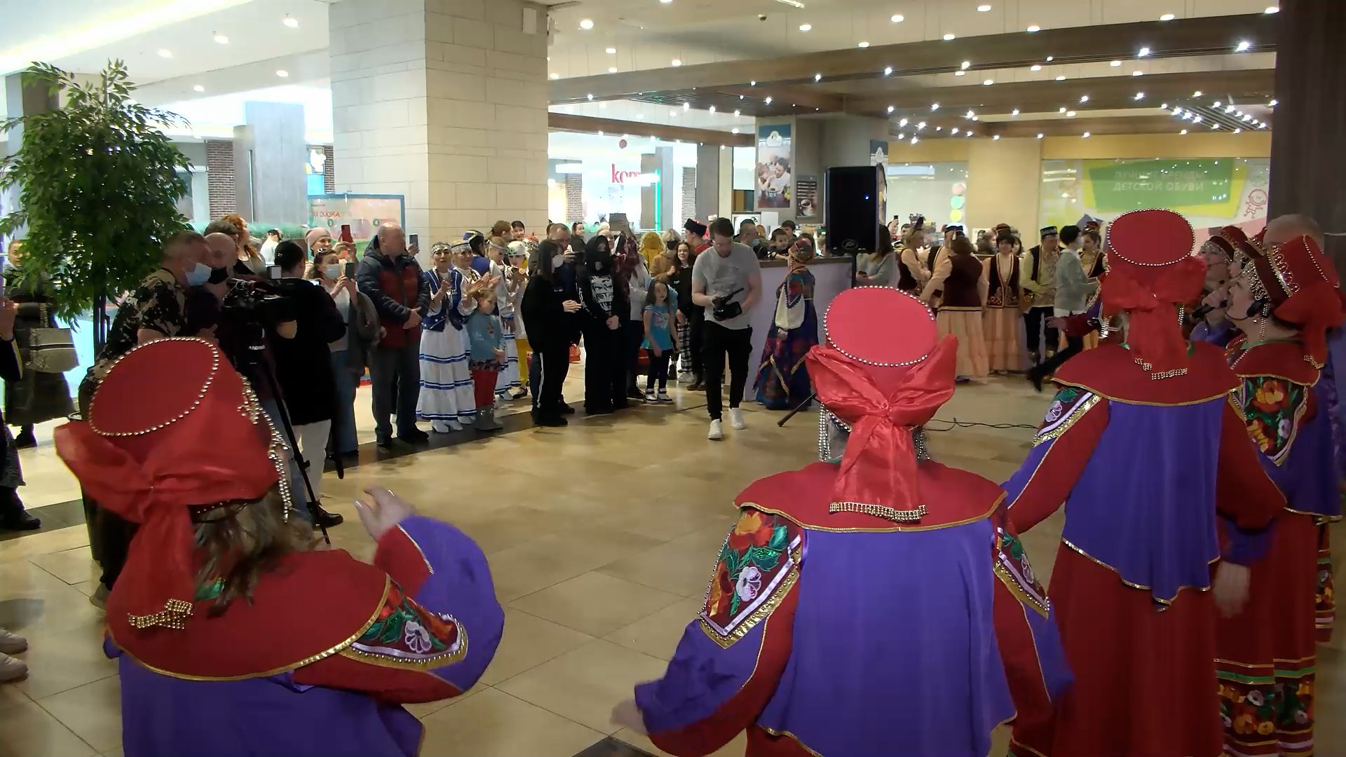 В Новом Уренгое состоялось открытие Года культурного наследия народов России