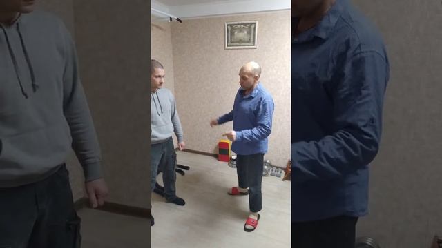 Защита от удара по ушам.