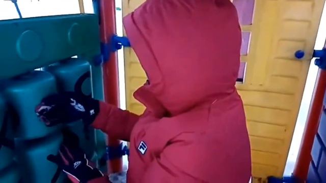 Квадрат из игры в кальмара ебанулся
