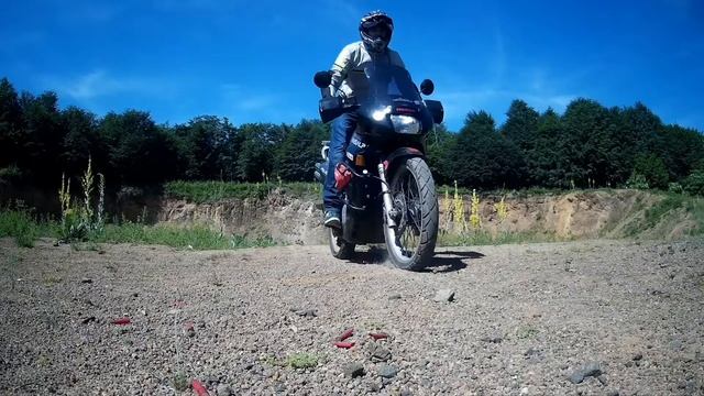 Honda Transalp xl 600 v big motocycle enduro jump