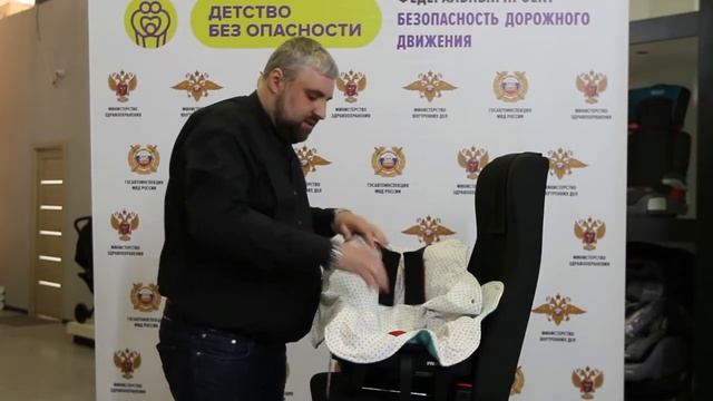 Как перевозить ребенка в автомобиле.  Укладываем малыша в автокресло